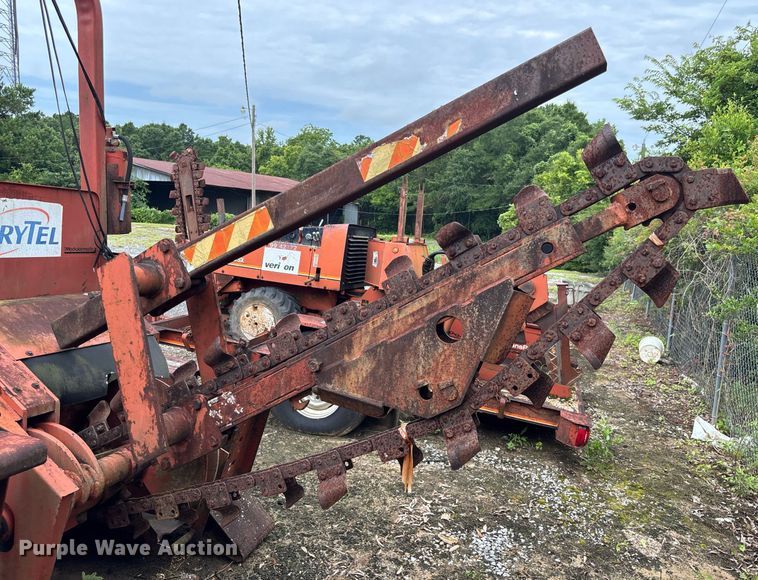 image for item EC3713 1986 Ditch Witch 3210DD trencher