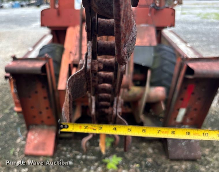 image for item EC3713 1986 Ditch Witch 3210DD trencher