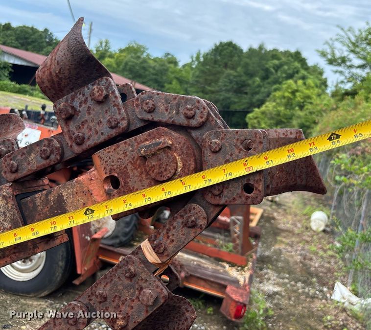 image for item EC3713 1986 Ditch Witch 3210DD trencher