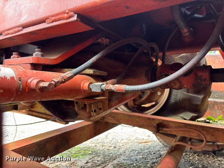 image for item EC3713 1986 Ditch Witch 3210DD trencher