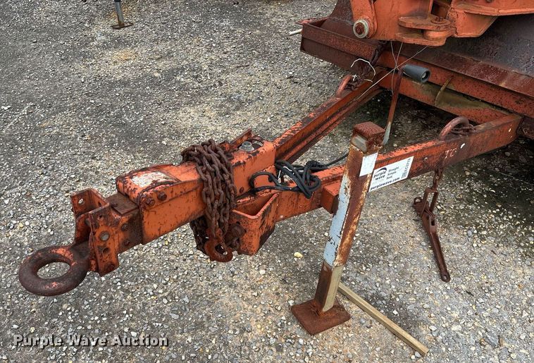 image for item EC3713 1986 Ditch Witch 3210DD trencher