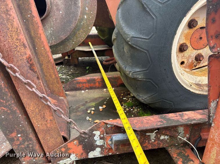 image for item EC3713 1986 Ditch Witch 3210DD trencher