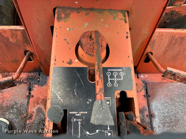 image for item EC3713 1986 Ditch Witch 3210DD trencher