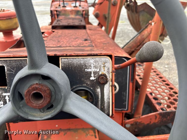 image for item EC3713 1986 Ditch Witch 3210DD trencher