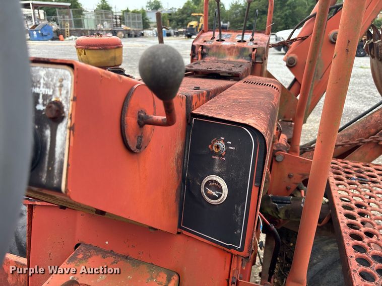 image for item EC3713 1986 Ditch Witch 3210DD trencher