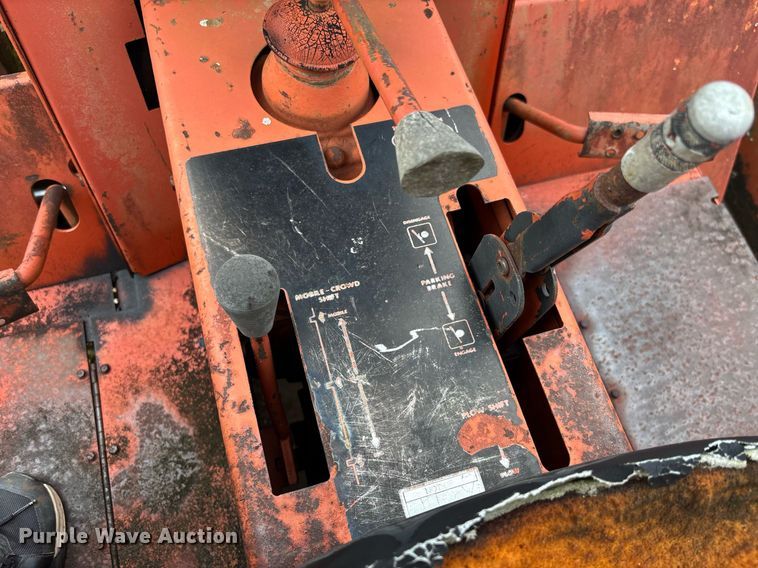 image for item EC3713 1986 Ditch Witch 3210DD trencher