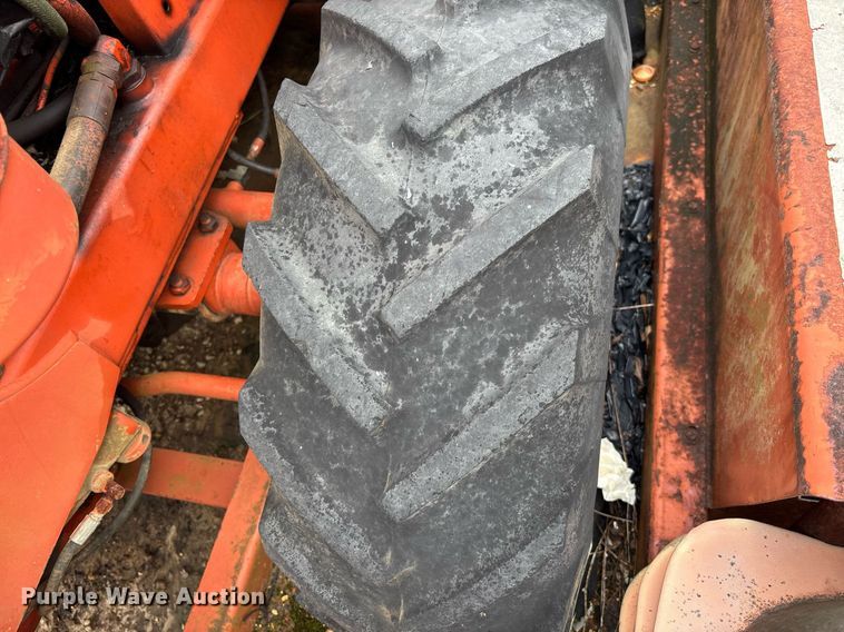 image for item EC3713 1986 Ditch Witch 3210DD trencher