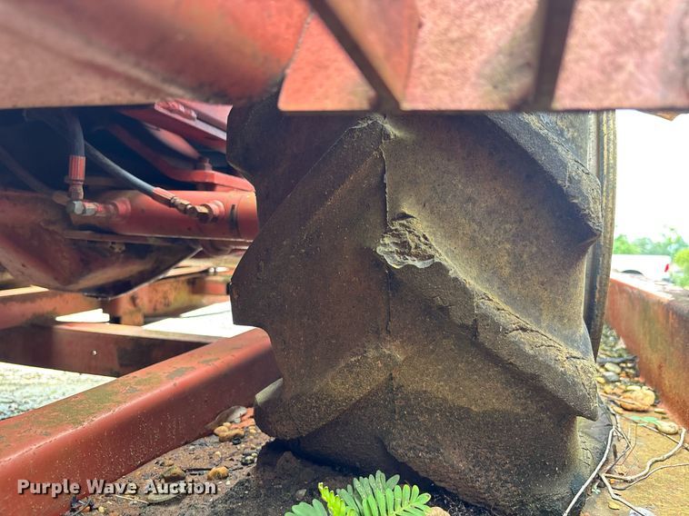 image for item EC3713 1986 Ditch Witch 3210DD trencher