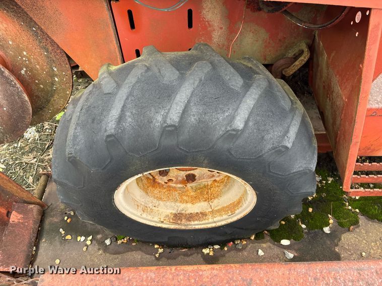 image for item EC3713 1986 Ditch Witch 3210DD trencher