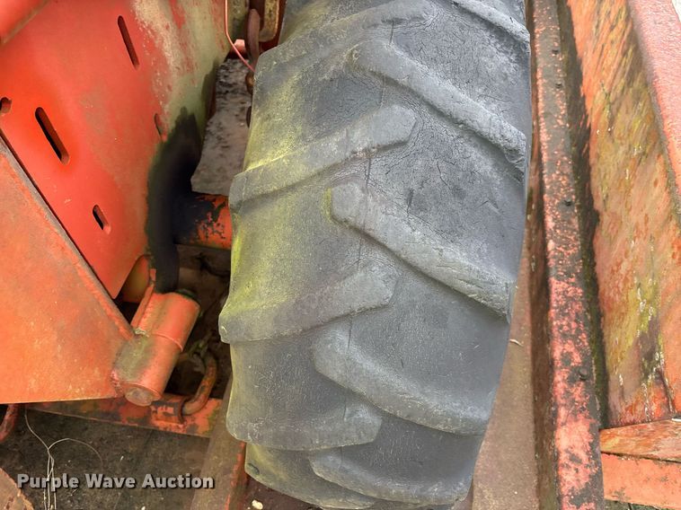 image for item EC3713 1986 Ditch Witch 3210DD trencher