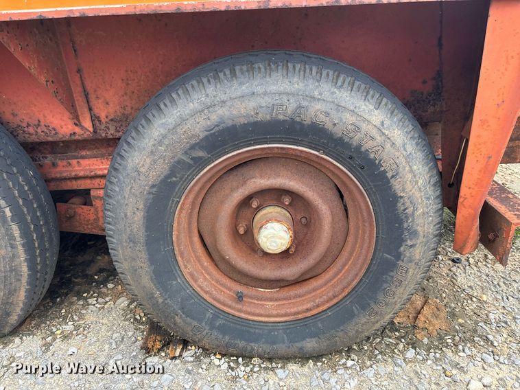 image for item EC3713 1986 Ditch Witch 3210DD trencher