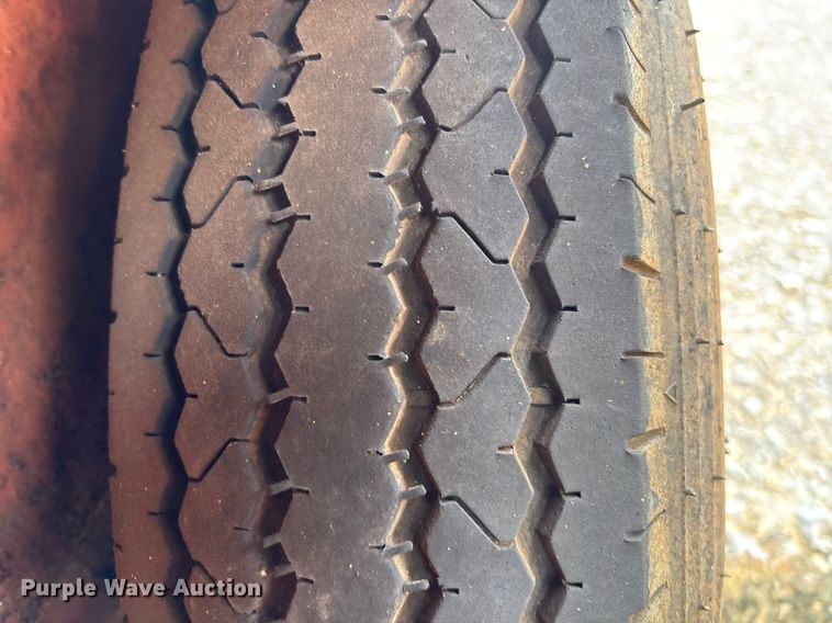 image for item EC3713 1986 Ditch Witch 3210DD trencher