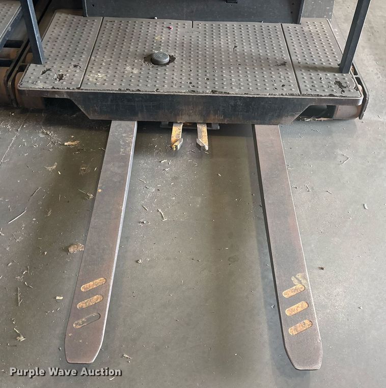 image for item EC3718 2018 Crown SP4050-30 order picker