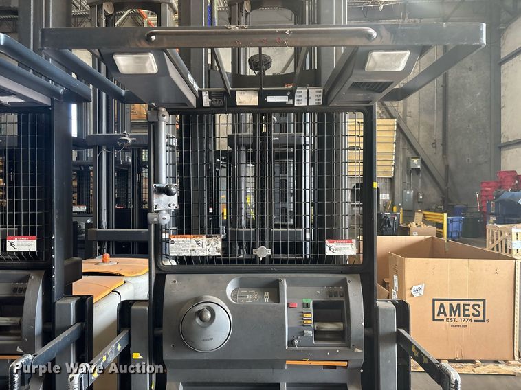 image for item EC3718 2018 Crown SP4050-30 order picker