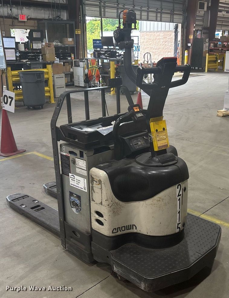 image for item EC3719 2015 Crown PE4500-60 pallet jack