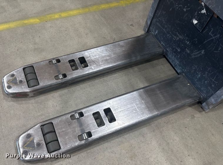 image for item EC3719 2015 Crown PE4500-60 pallet jack