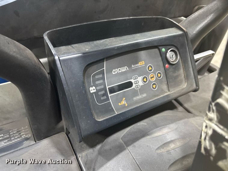 image for item EC3719 2015 Crown PE4500-60 pallet jack