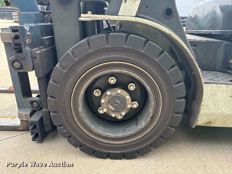 image for item EC3737 2016 UniCarriers PF70 forklift