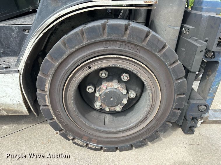 image for item EC3737 2016 UniCarriers PF70 forklift