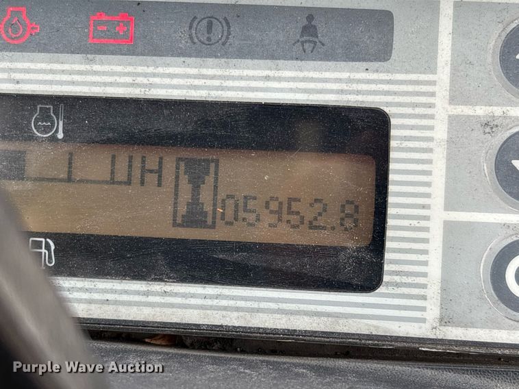 image for item EC3737 2016 UniCarriers PF70 forklift