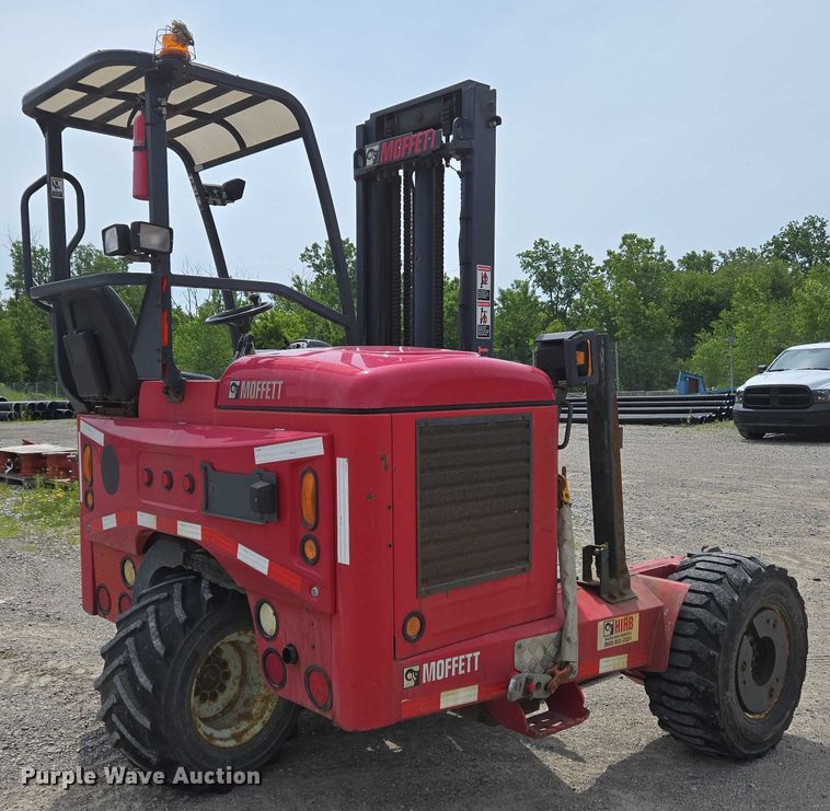 image for item EC4297 2016 Moffett M8 55.4 forklift