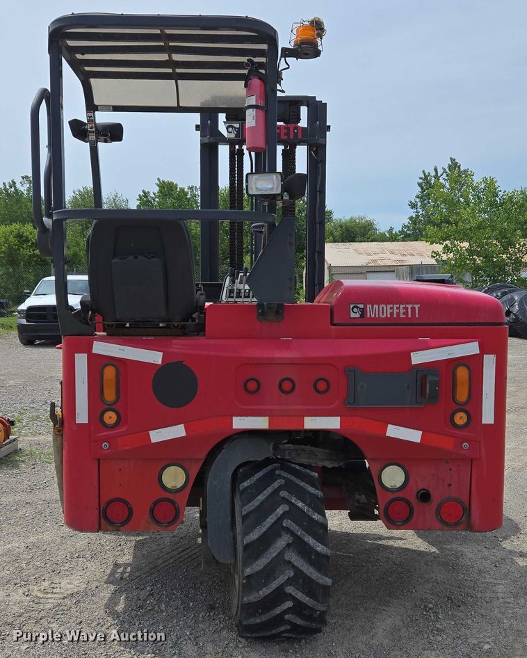 image for item EC4297 2016 Moffett M8 55.4 forklift