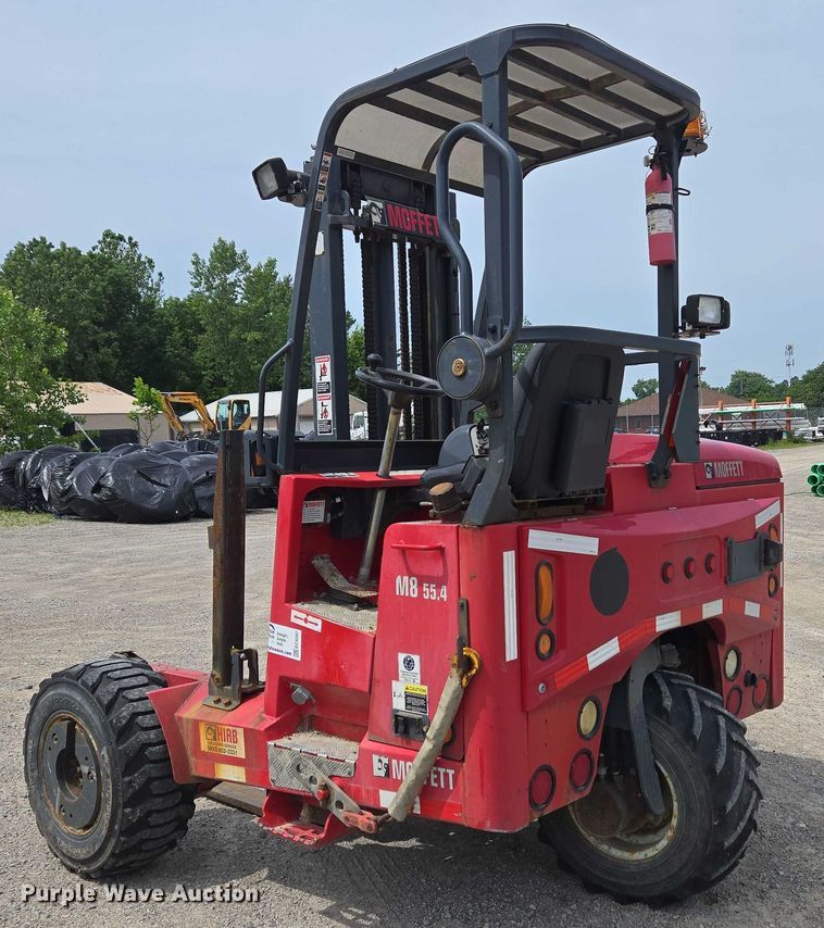 image for item EC4297 2016 Moffett M8 55.4 forklift