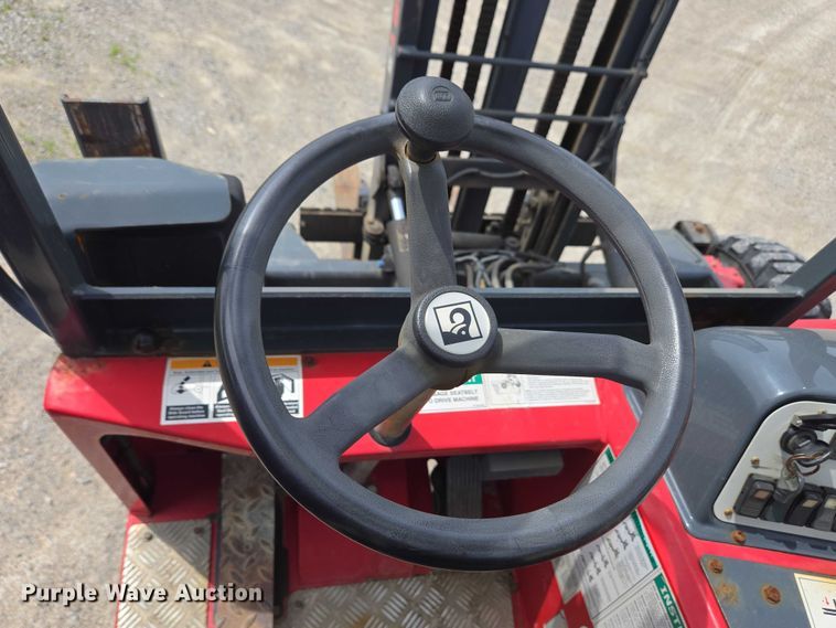 image for item EC4297 2016 Moffett M8 55.4 forklift