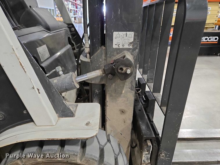 image for item EC4298 2015 Nissan PF30LP forklift