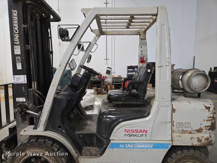 image for item EC4298 2015 Nissan PF30LP forklift
