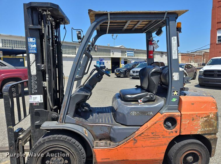 image for item EC4307 2019 Toyota 8FGU30 forklift