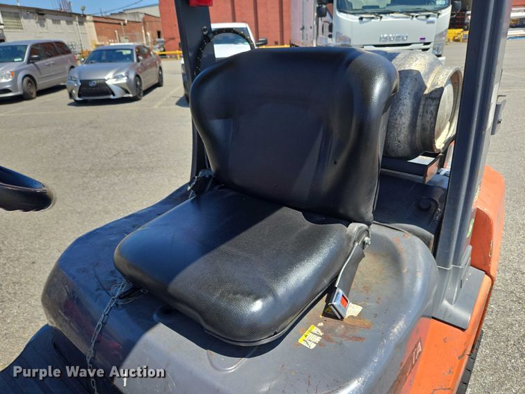 image for item EC4307 2019 Toyota 8FGU30 forklift