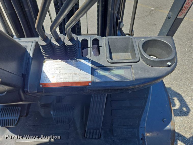 image for item EC4307 2019 Toyota 8FGU30 forklift