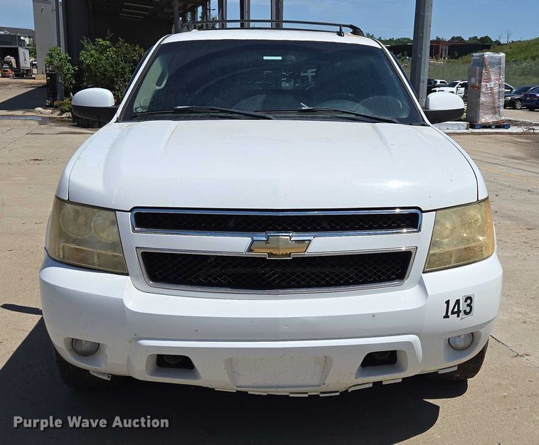 image for item ED2017 2007 Chevrolet Avalanche pickup truck