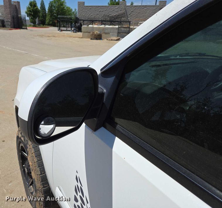 image for item ED2017 2007 Chevrolet Avalanche pickup truck