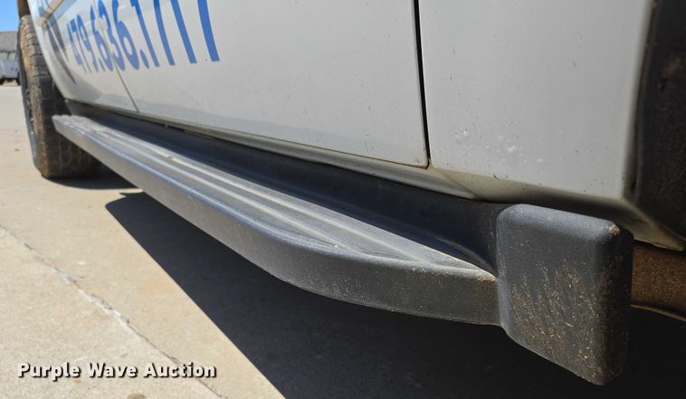 image for item ED2017 2007 Chevrolet Avalanche pickup truck