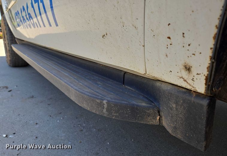 image for item ED2017 2007 Chevrolet Avalanche pickup truck