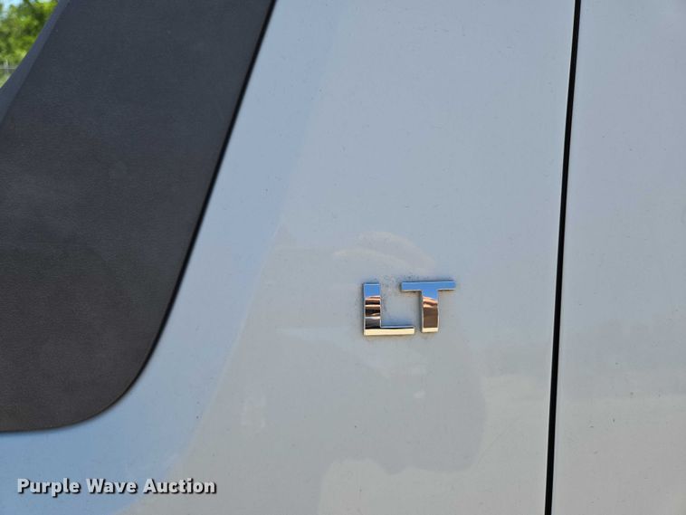 image for item ED2017 2007 Chevrolet Avalanche pickup truck