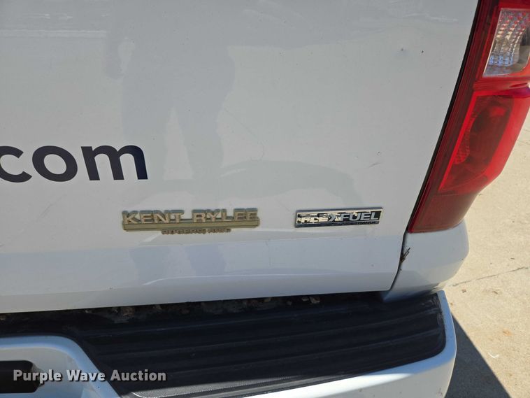 image for item ED2017 2007 Chevrolet Avalanche pickup truck