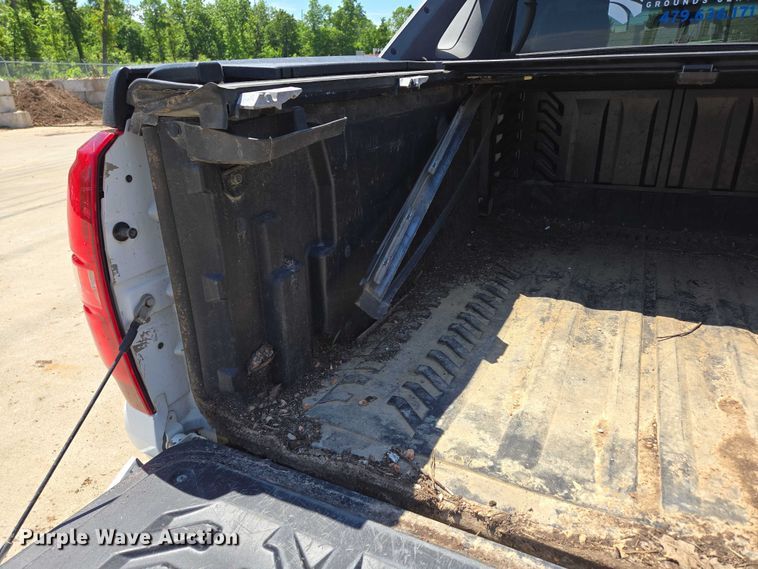 image for item ED2017 2007 Chevrolet Avalanche pickup truck