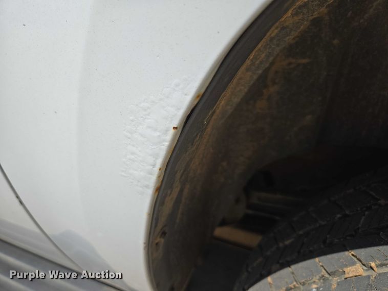 image for item ED2017 2007 Chevrolet Avalanche pickup truck