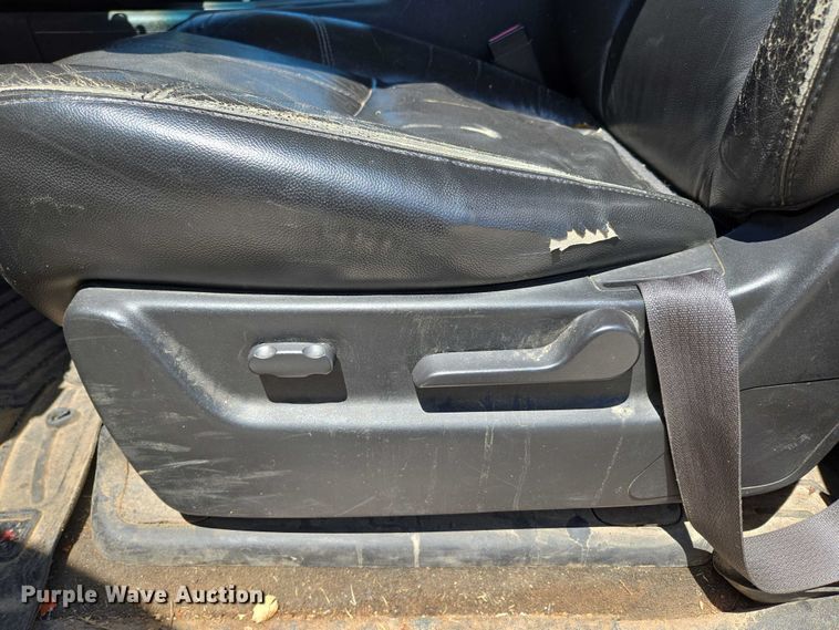 image for item ED2017 2007 Chevrolet Avalanche pickup truck