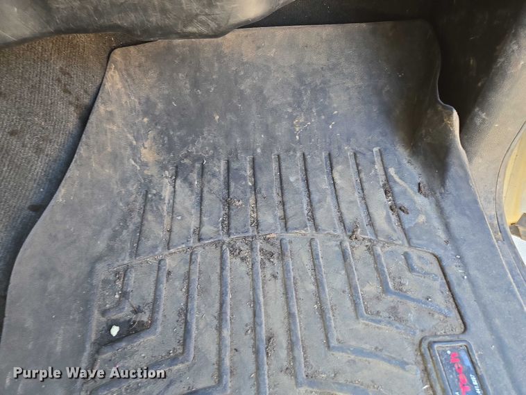 image for item ED2017 2007 Chevrolet Avalanche pickup truck