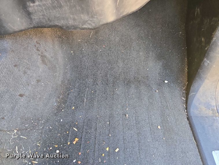 image for item ED2017 2007 Chevrolet Avalanche pickup truck