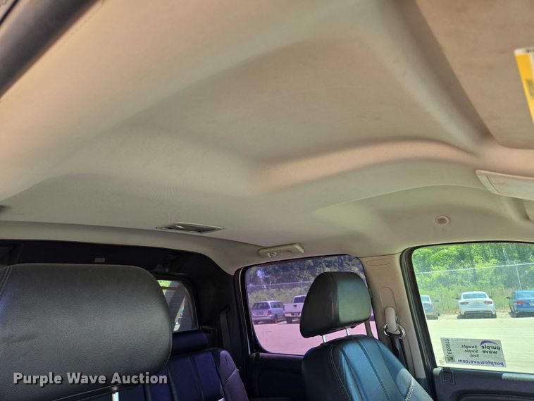 image for item ED2017 2007 Chevrolet Avalanche pickup truck