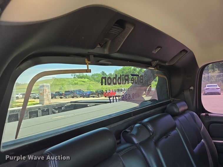 image for item ED2017 2007 Chevrolet Avalanche pickup truck