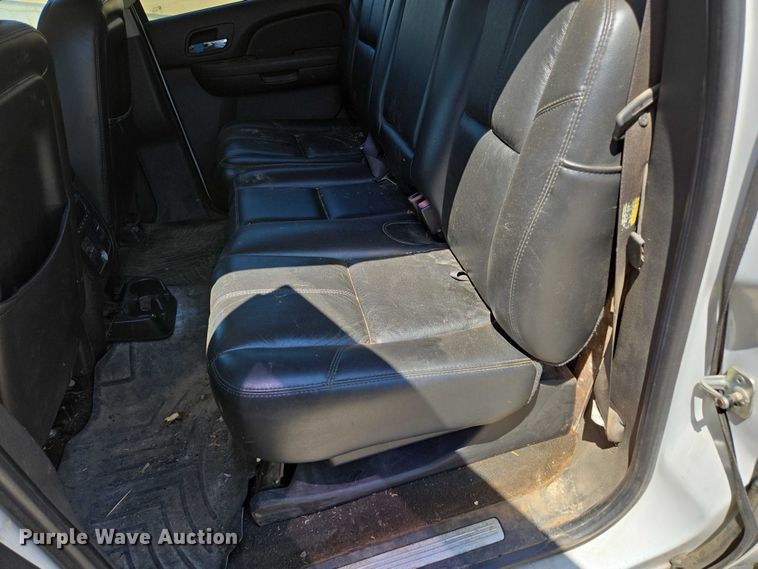 image for item ED2017 2007 Chevrolet Avalanche pickup truck