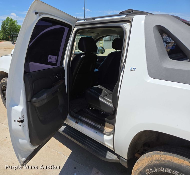 image for item ED2017 2007 Chevrolet Avalanche pickup truck