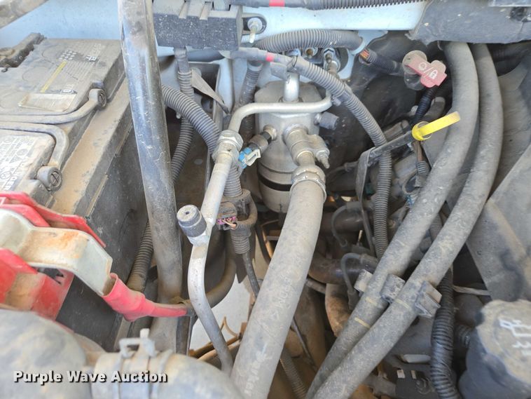 image for item ED2017 2007 Chevrolet Avalanche pickup truck