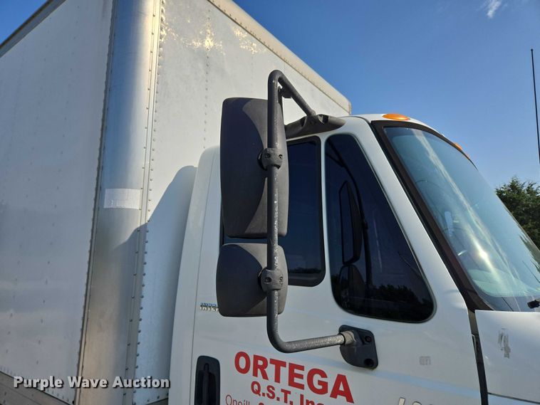 image for item ED2050 2007 International 4300 box truck